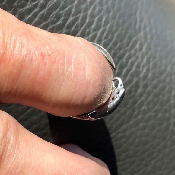 - Ring - Picture 4 of 8